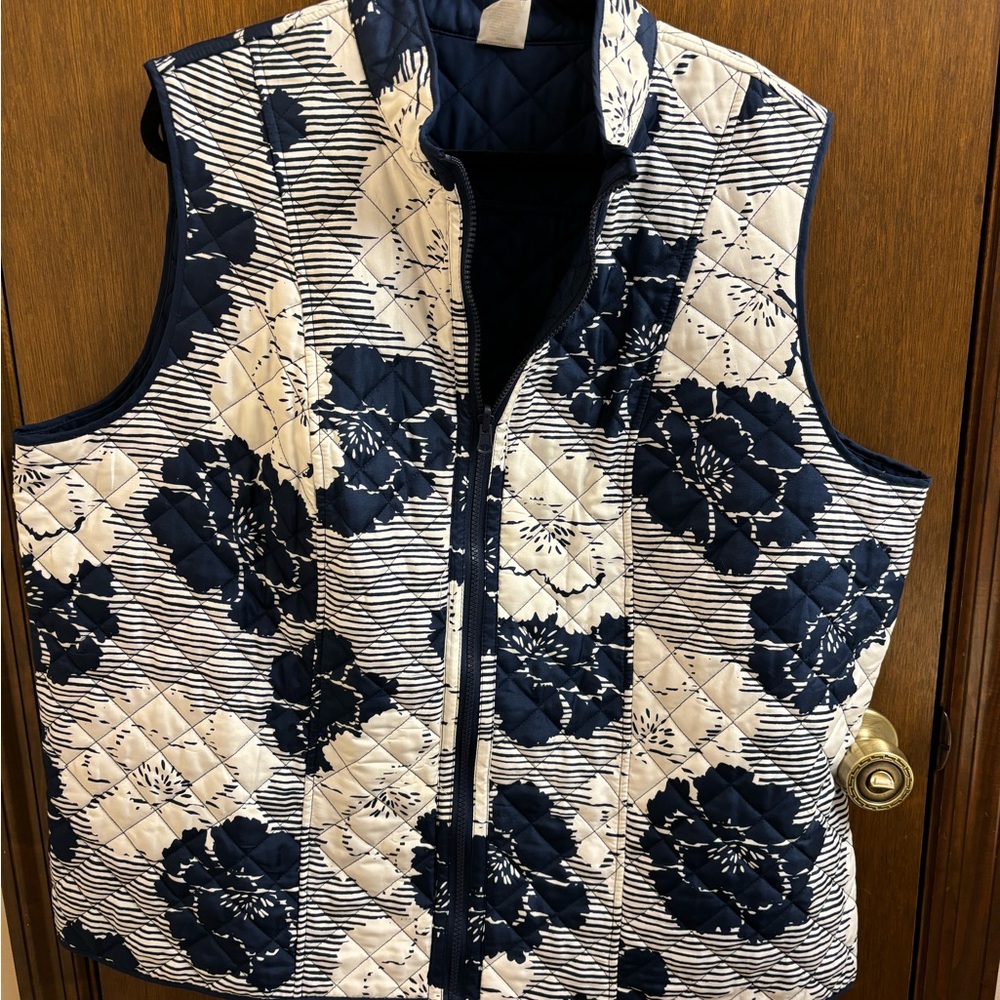 Alfred Dunner Floral Quilted Vest in Navy and White